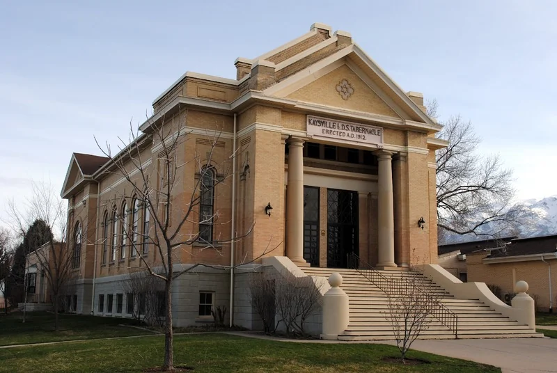 Церква Kaysville L.D.S. Tabernacle в Юті, підпалена нареченою напередодні весілля